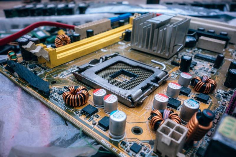 Pengertian Motherboard Beserta Fungsi dan Cara Kerjanya